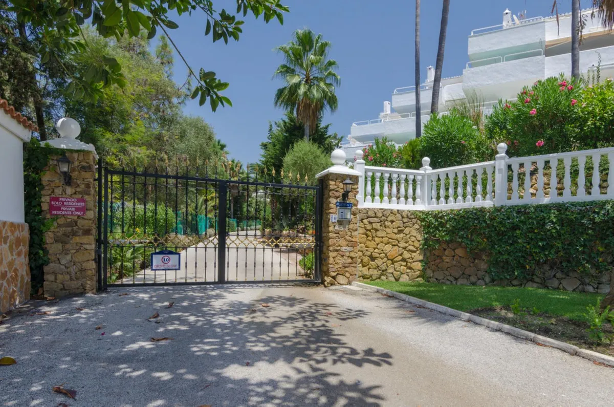 397ca6fe-e933-4fc2-b51a-10c77d816646