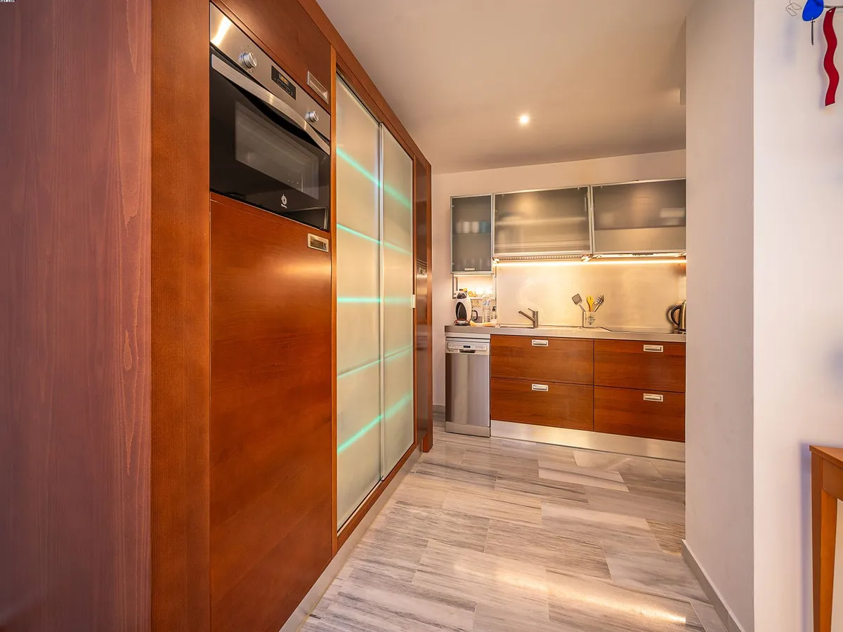 b4911376-ac7e-48c2-ab16-2e07481e9c3e