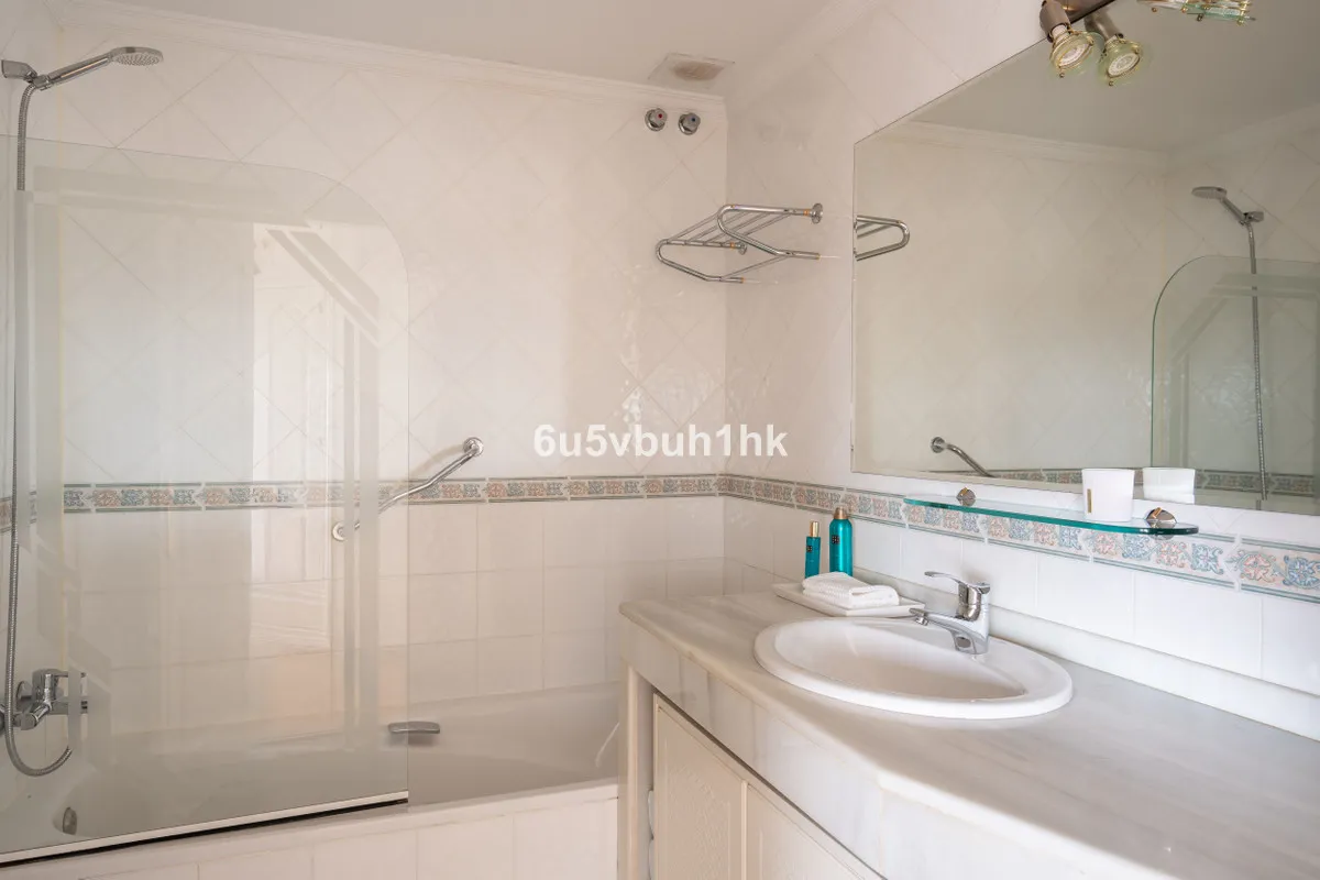 da48de37-4810-46d4-9a4c-475846df5a51