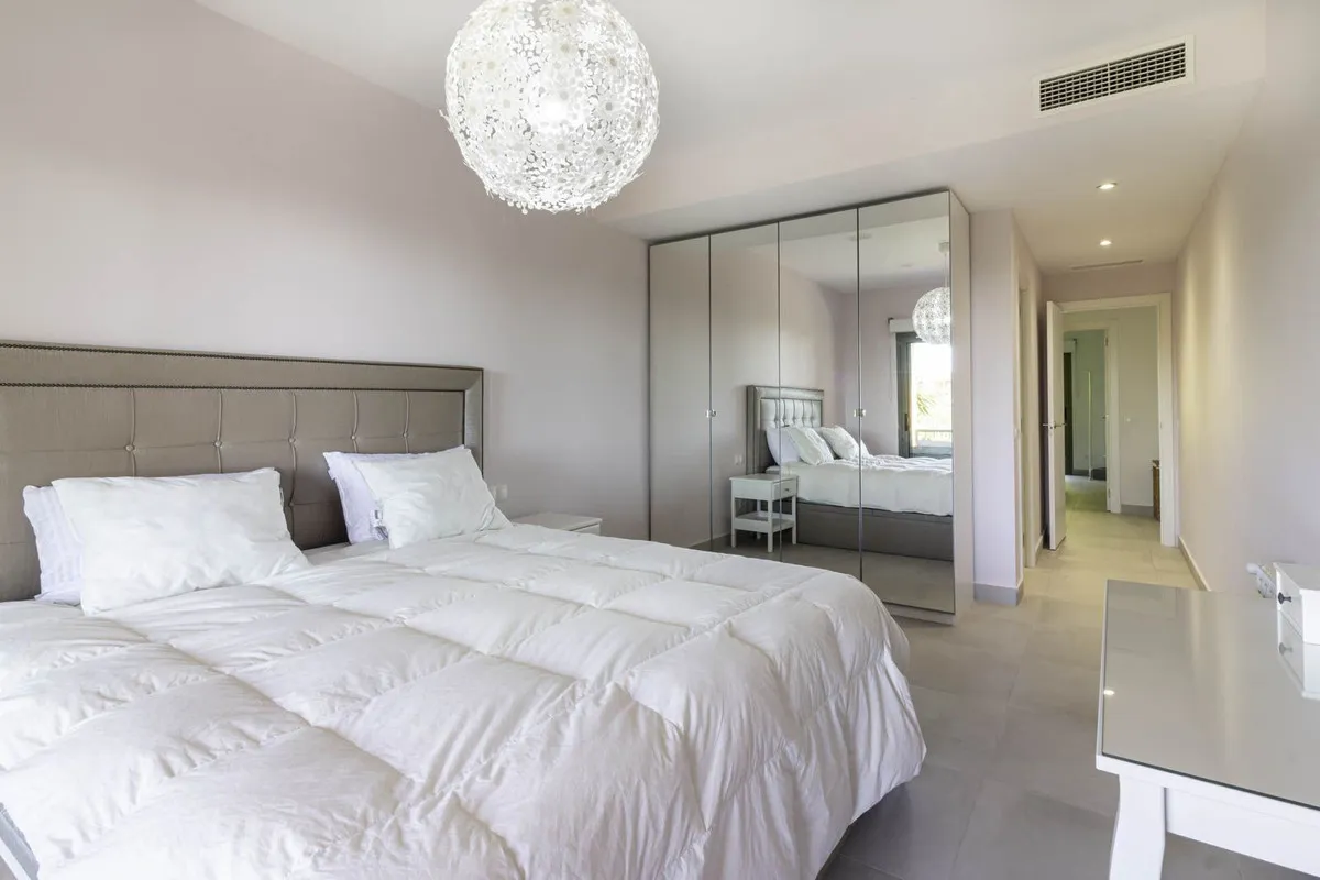 6f5428df-af79-45af-a56d-9413df737b1a