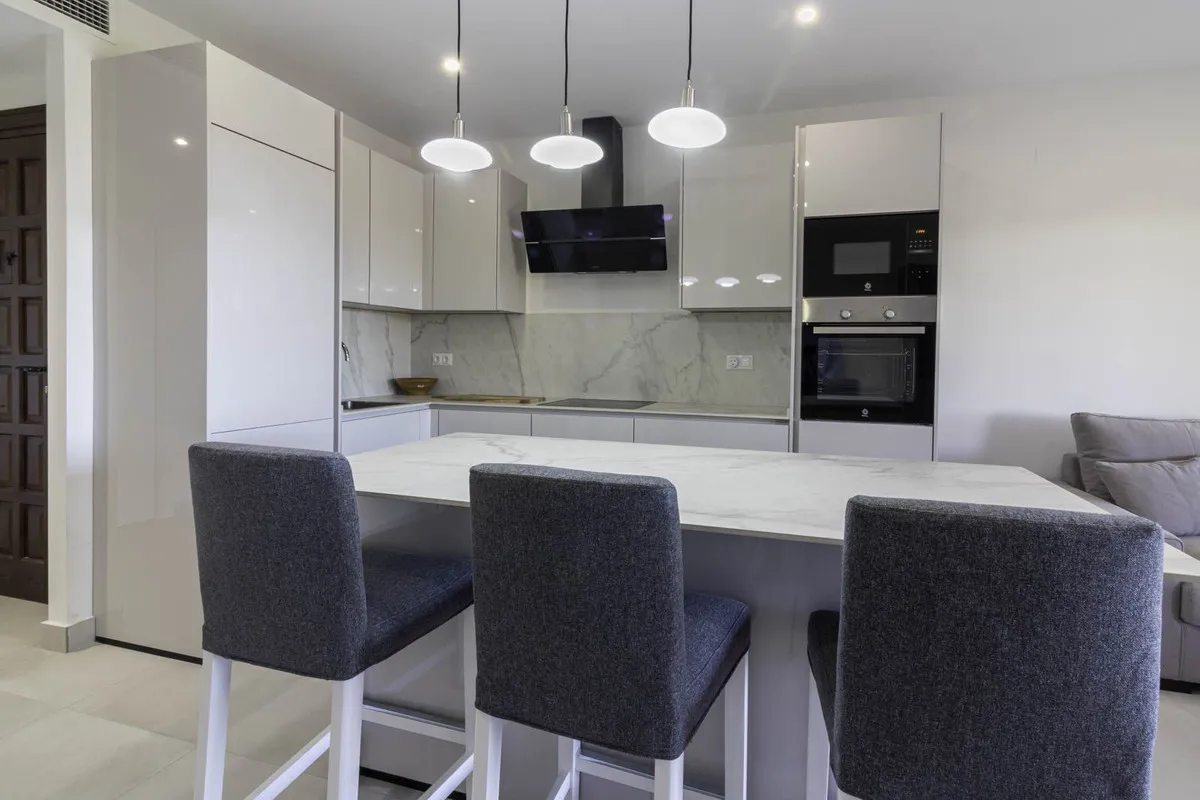 f8233f8f-eaee-4637-bb7e-8d77c6ef55f2