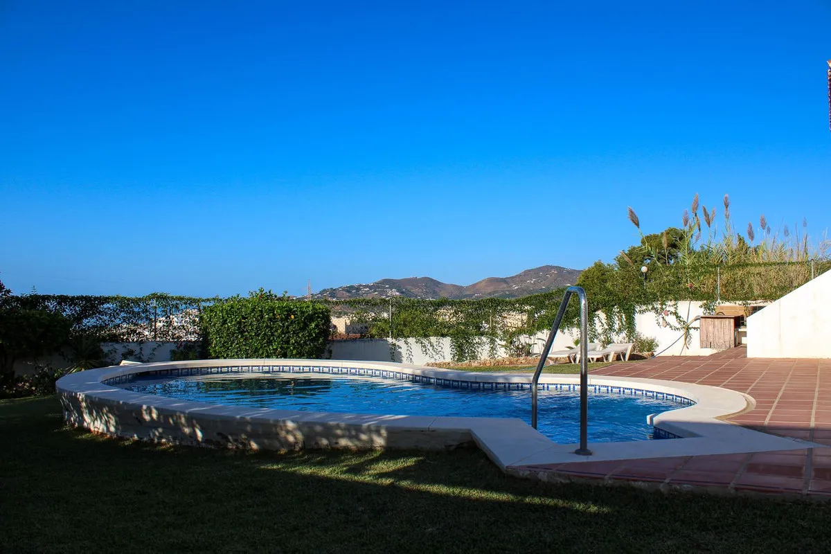 ce9d3c54-3a15-46c5-8773-0418dfe6d121