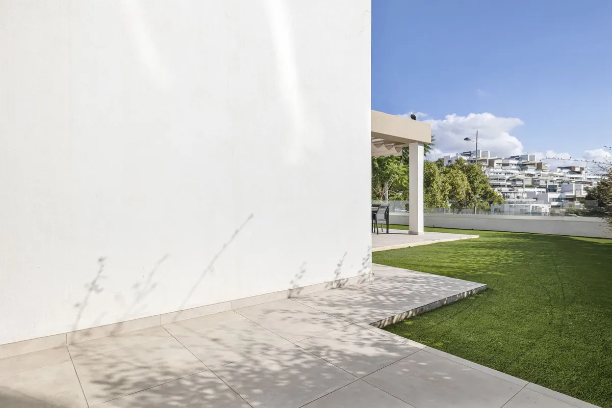 2c6c185a-5122-4c18-b225-674c7322b583