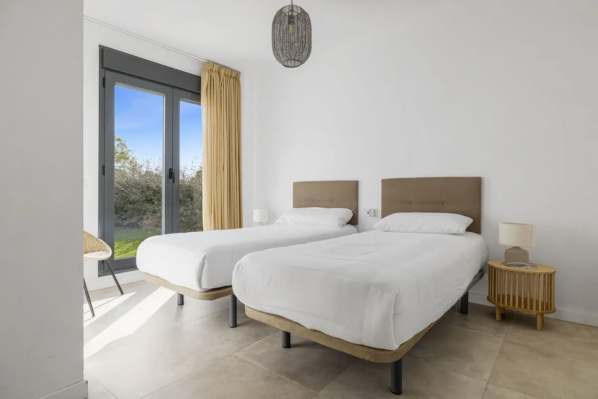 6223c6fd-5ce3-4c41-b23f-8c837b2a390c