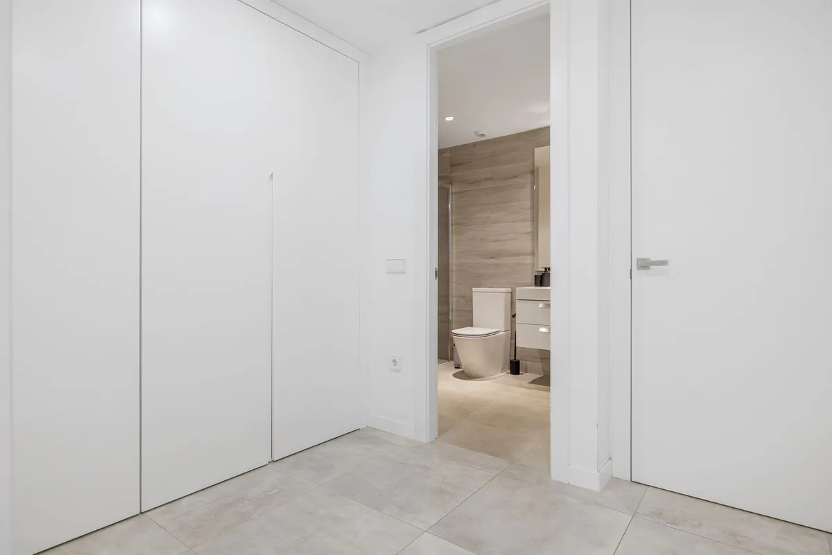 fca24578-4f78-4a9b-b1a7-dcd4830ca699