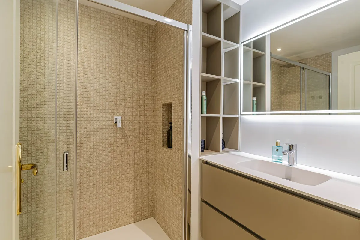 3cb4b2f7-9dde-4803-81c7-0c73b5f38284