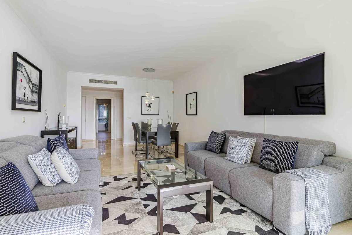 5adbb217-0035-406e-9656-b8a58482b11a