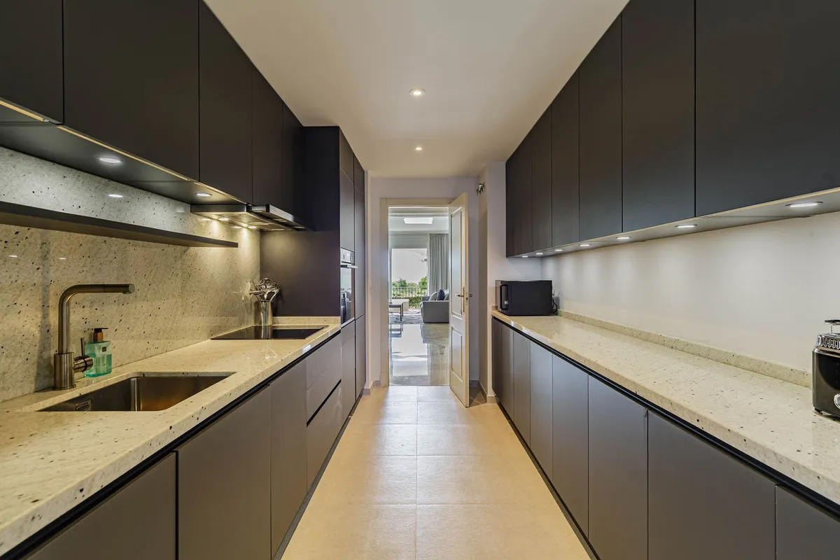 7a6aa0c7-d9a5-4e1f-9418-fd7290d963e7