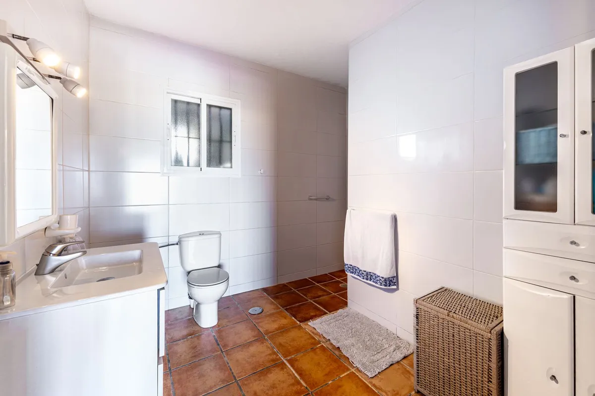 04ff15c7-7644-4479-8c1d-b605c8fd7b9f