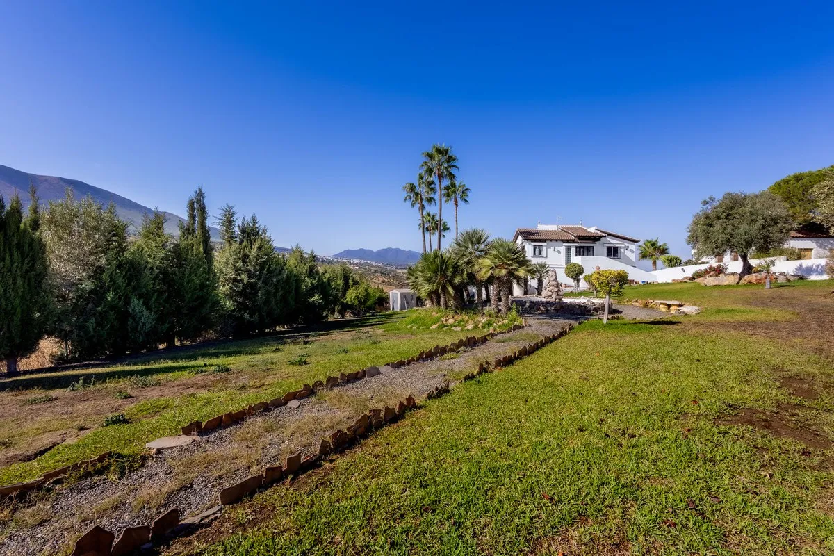 0fb88337-d81e-4f15-ac18-bd0aa1ca8b7f