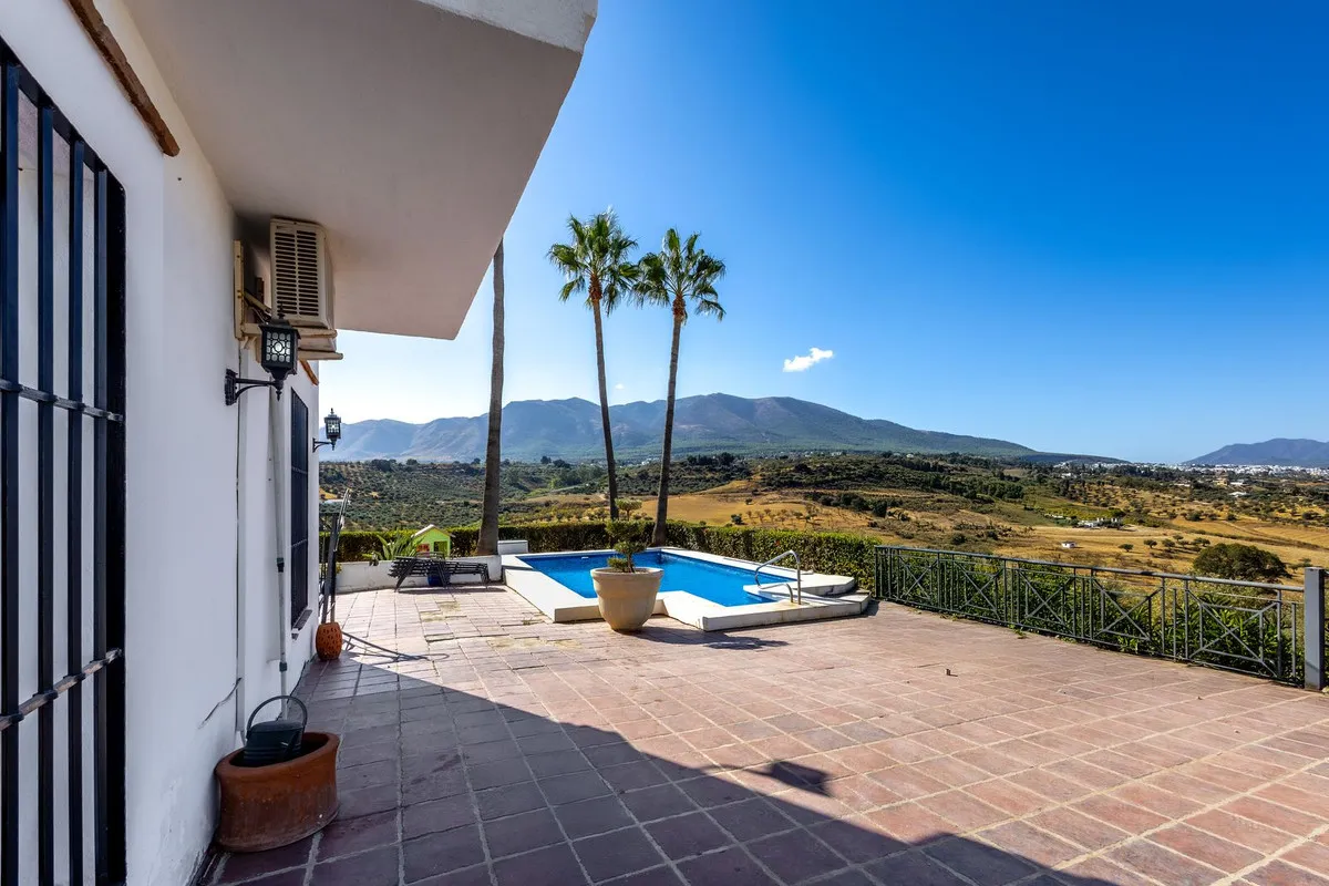 c22acbe5-8f1b-495f-a13f-8b14e2014424