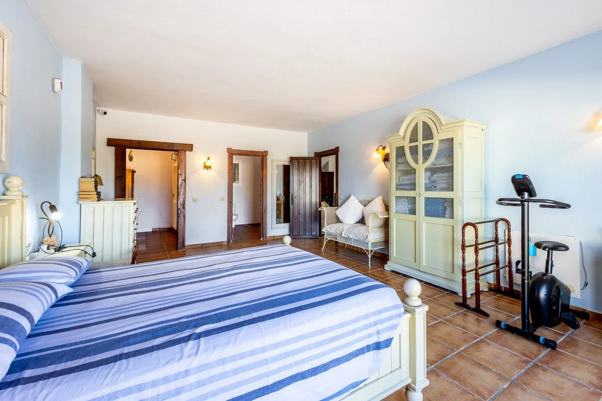 ebf8cac1-0c81-4c4c-99b6-ffb0745cf4c1