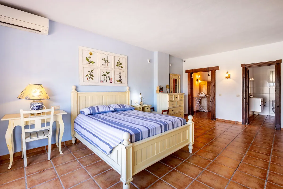 f6dd3336-bef1-4132-a934-8adce12f07bb