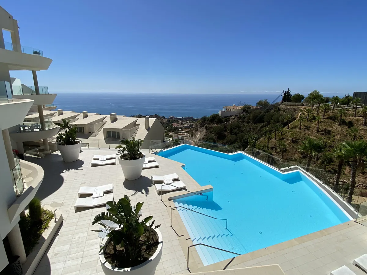 18619028-5559-4b7a-995d-41da7bcefd56