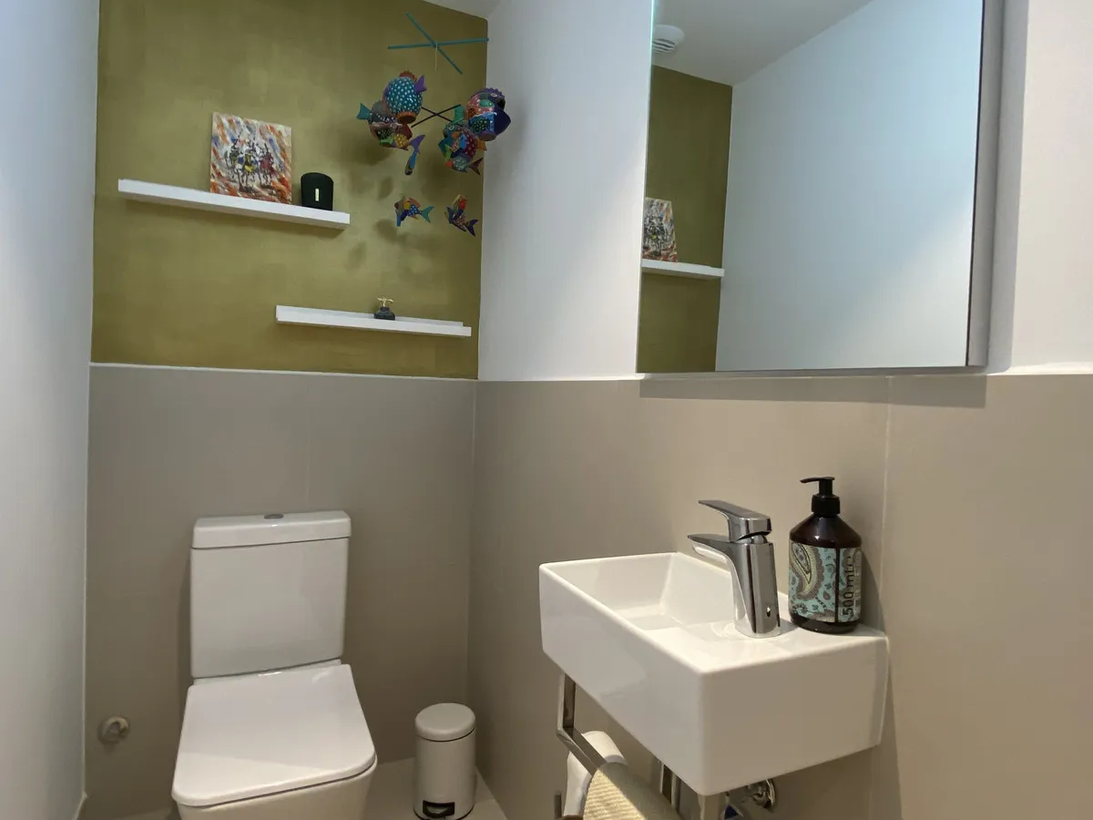 aeef5236-d3e2-47c2-a2f7-98d8fecd7003