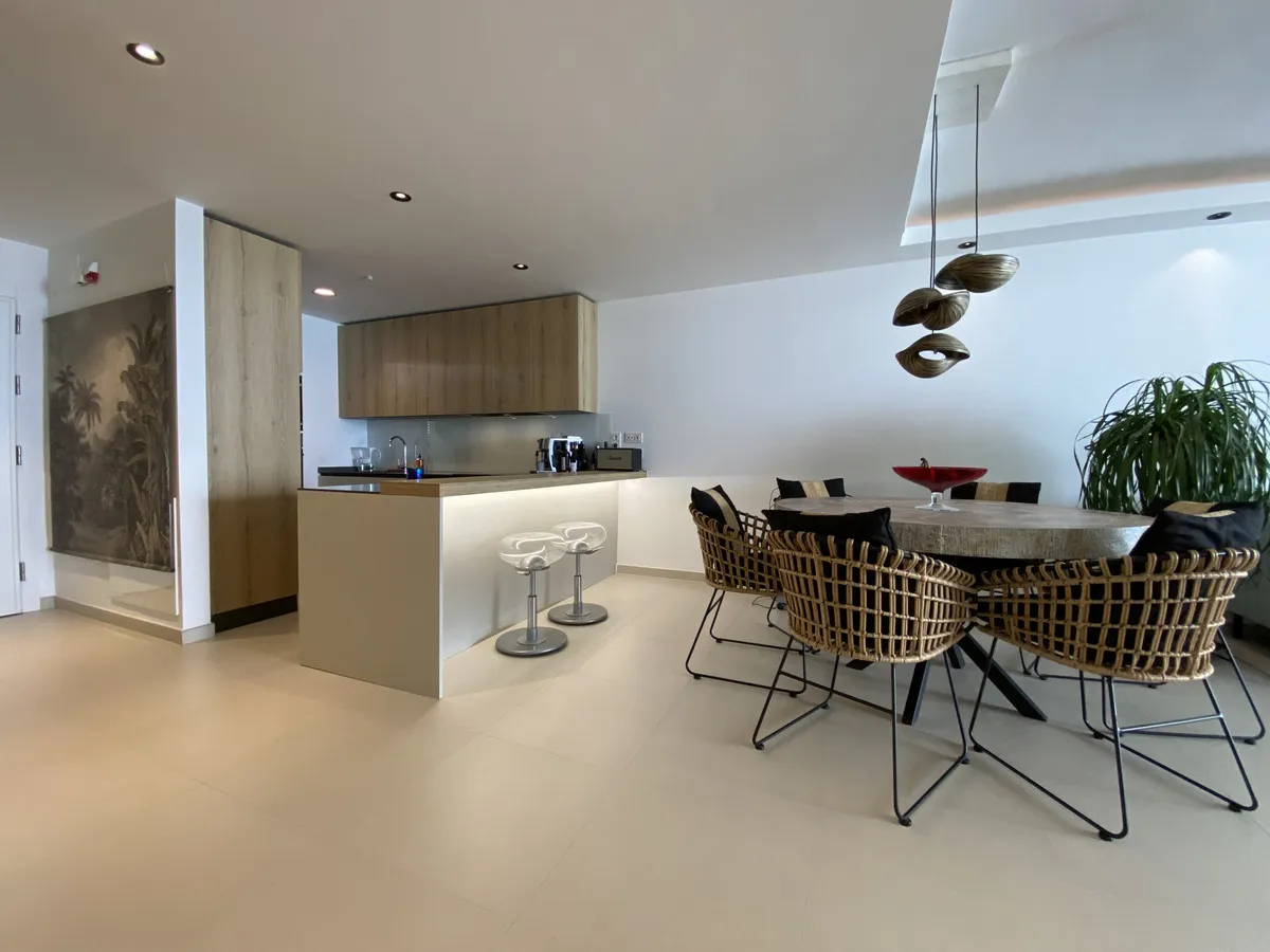 e27715c8-7956-431a-a256-3b8b5474bd69