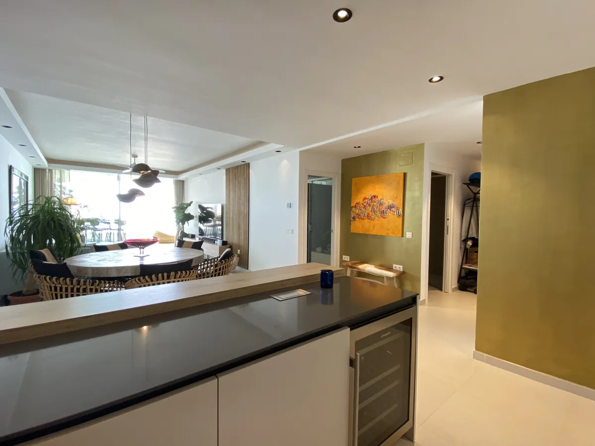 f13424c0-84e6-4133-807a-cf34c881d7c5