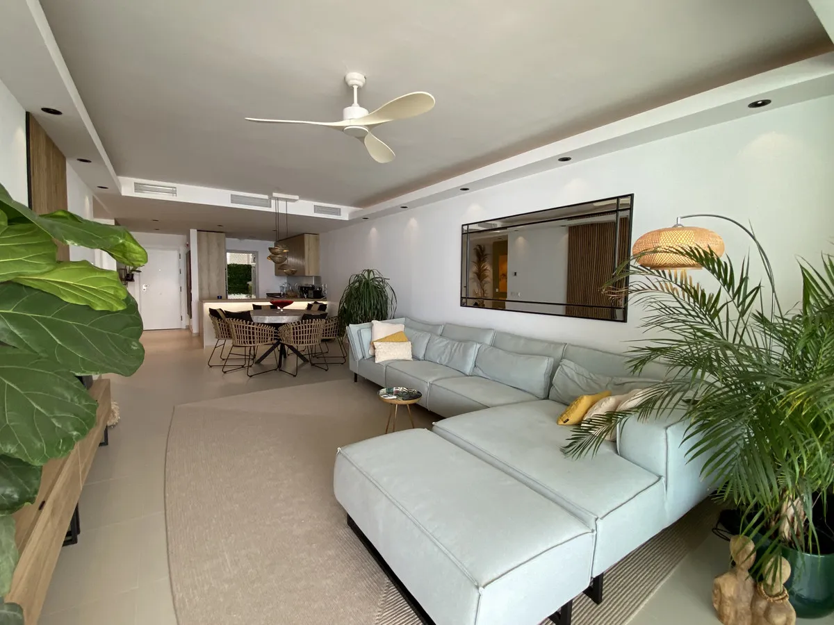 f7036efa-b51c-4bde-ab0d-a159d1f7ba06