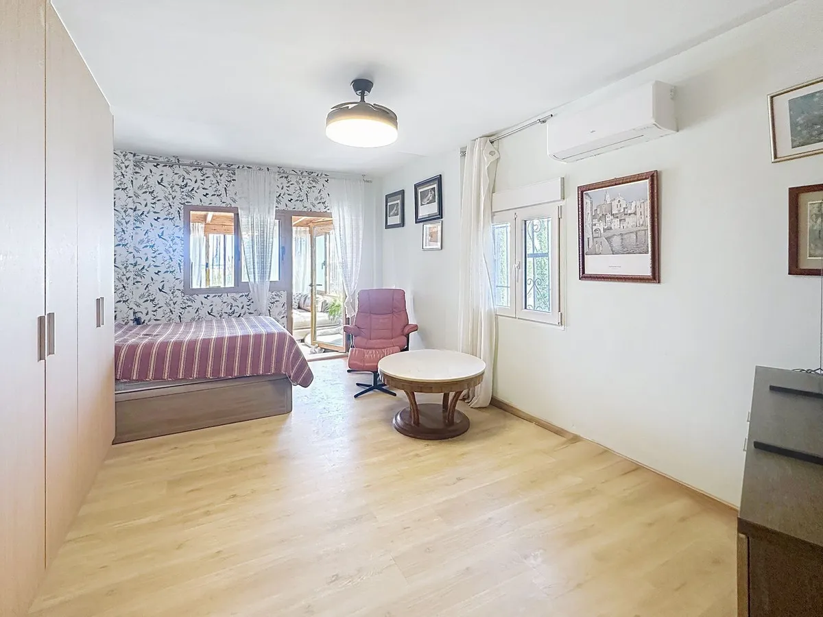 321290fb-507b-4416-8f46-90891b0b7737