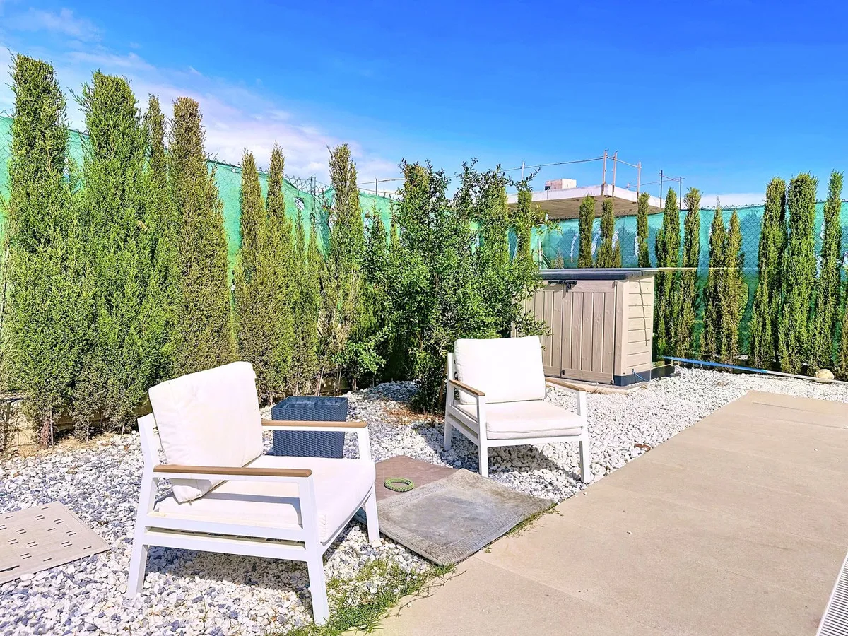 c120dd4b-7f0f-44d4-8a1e-f4b208432c8e