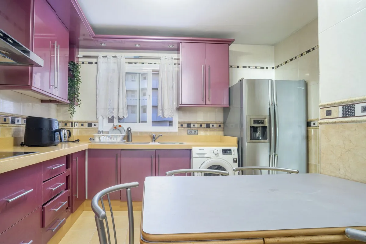 ad1754b8-52c6-4bd4-8e39-1f733d9c28ef