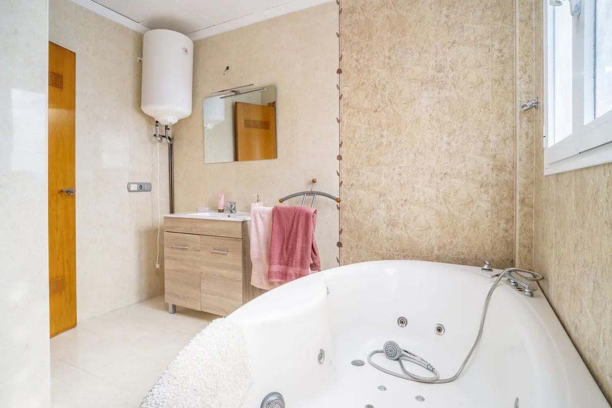 ad21696c-af85-4f19-ba96-89a59b806d3e