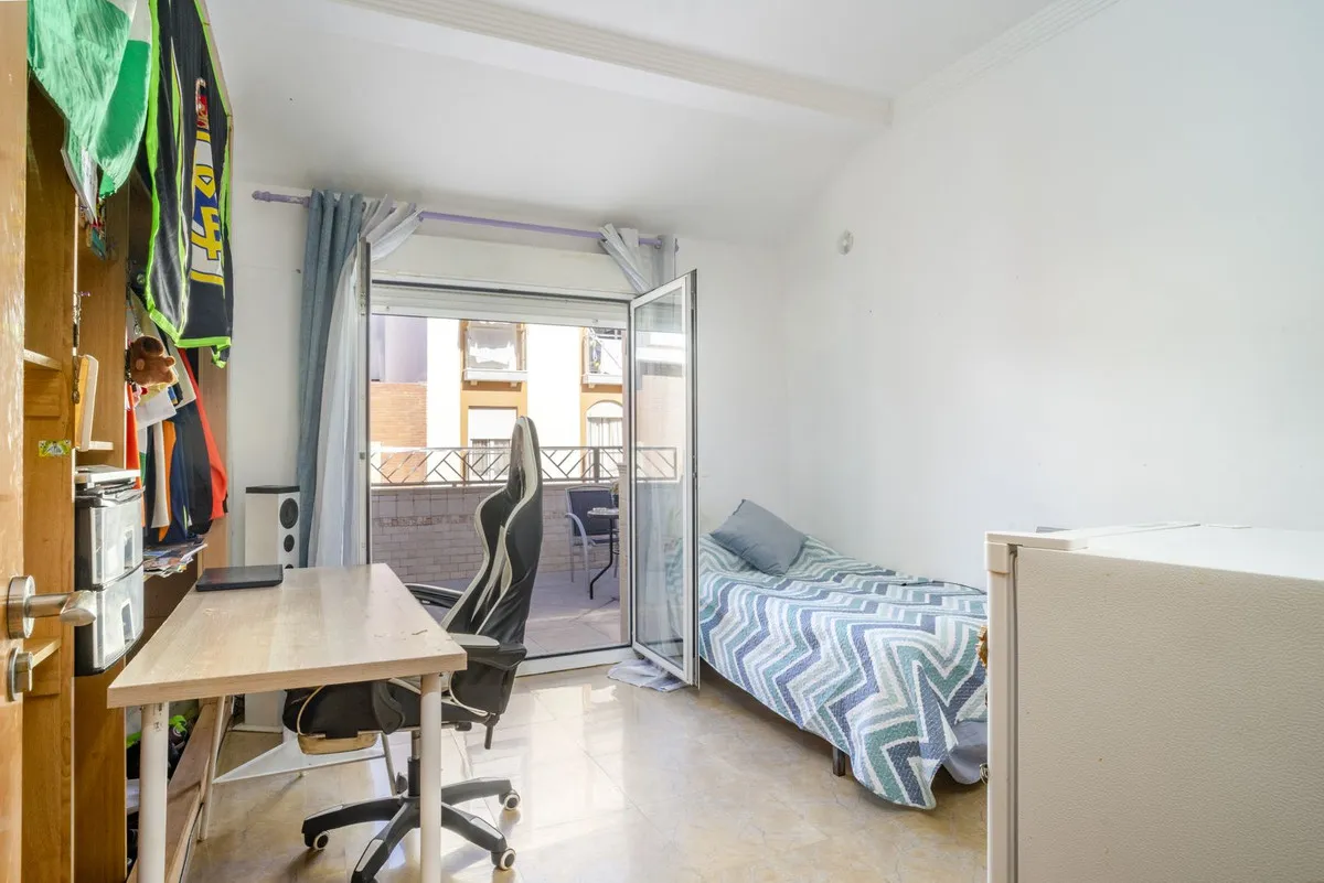 f1fd7bb4-928c-458e-8156-668fd4e12d73