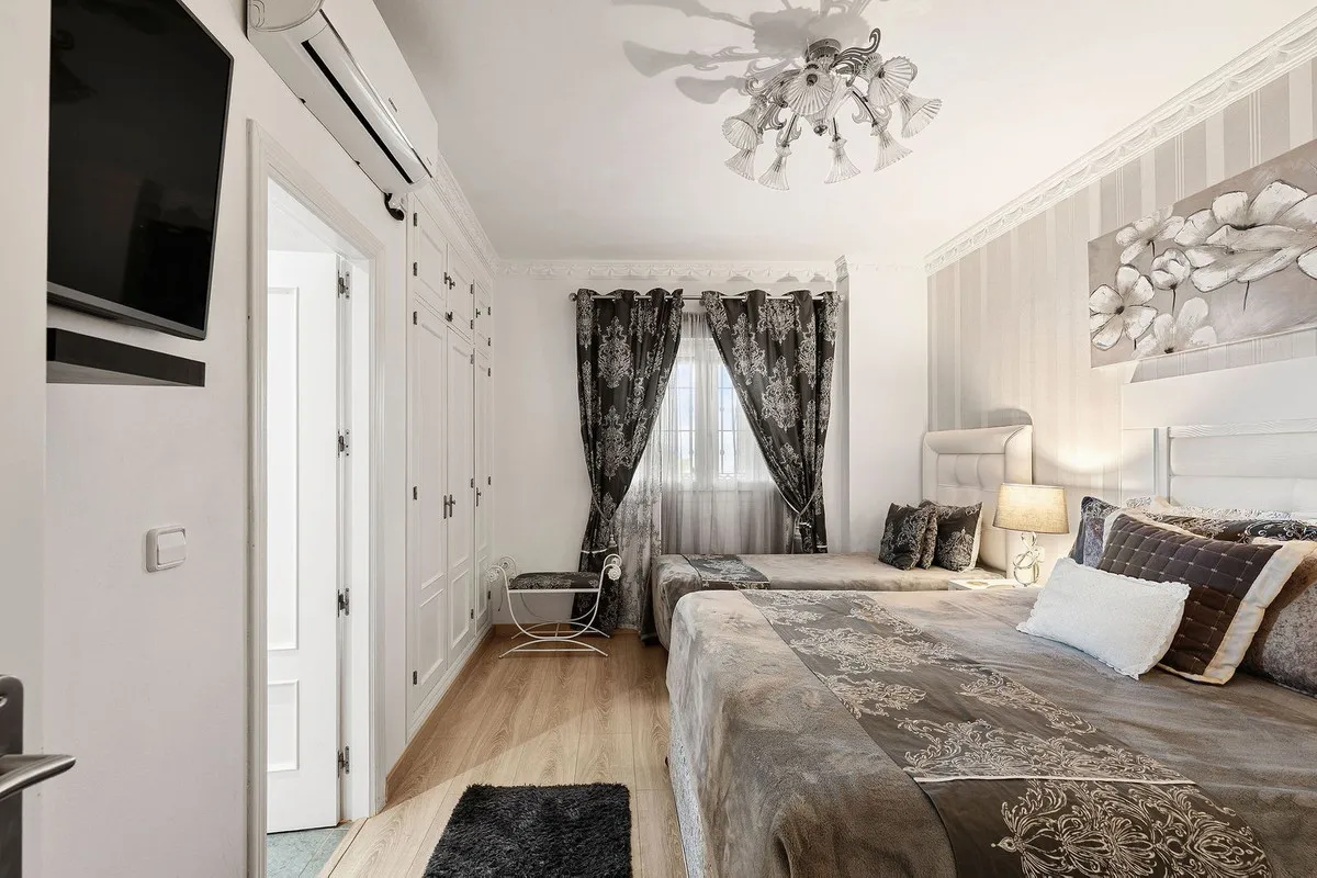 aae876ca-962c-4773-abb4-3a4507242606