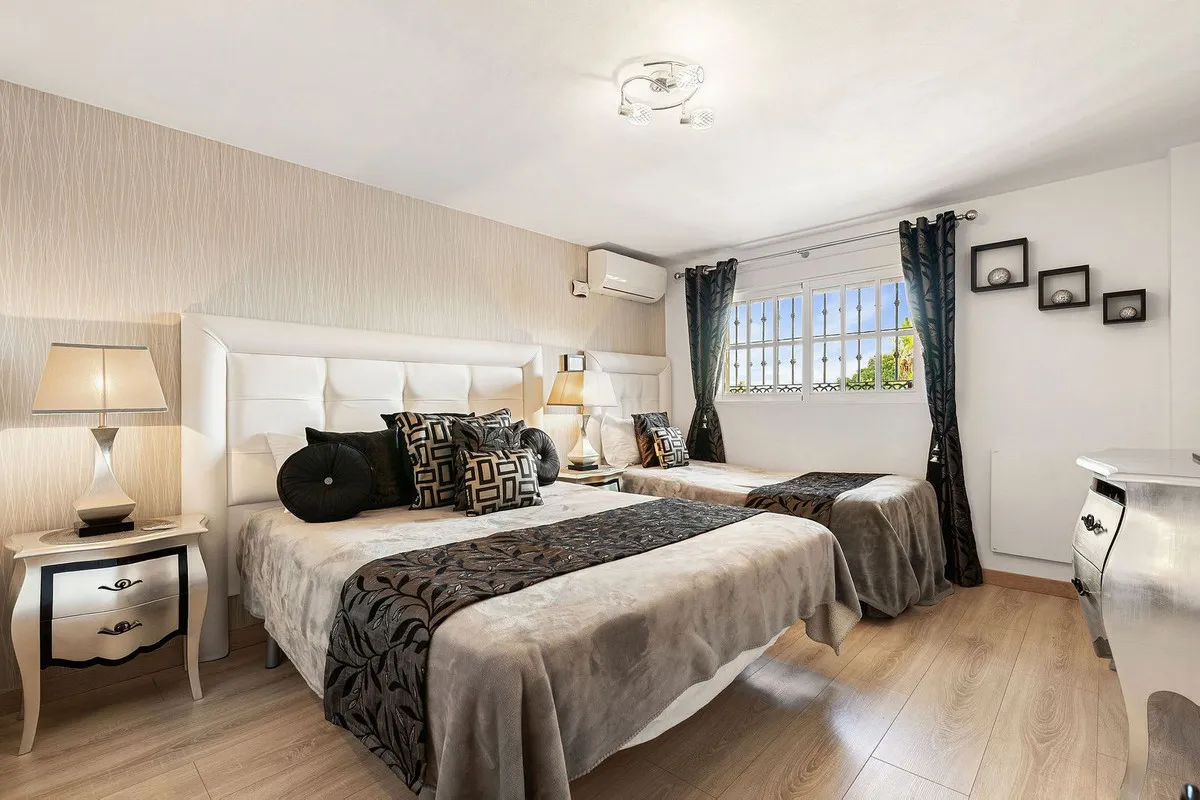 f2d9bbdd-7086-4f65-8d8d-1e2665568ddb