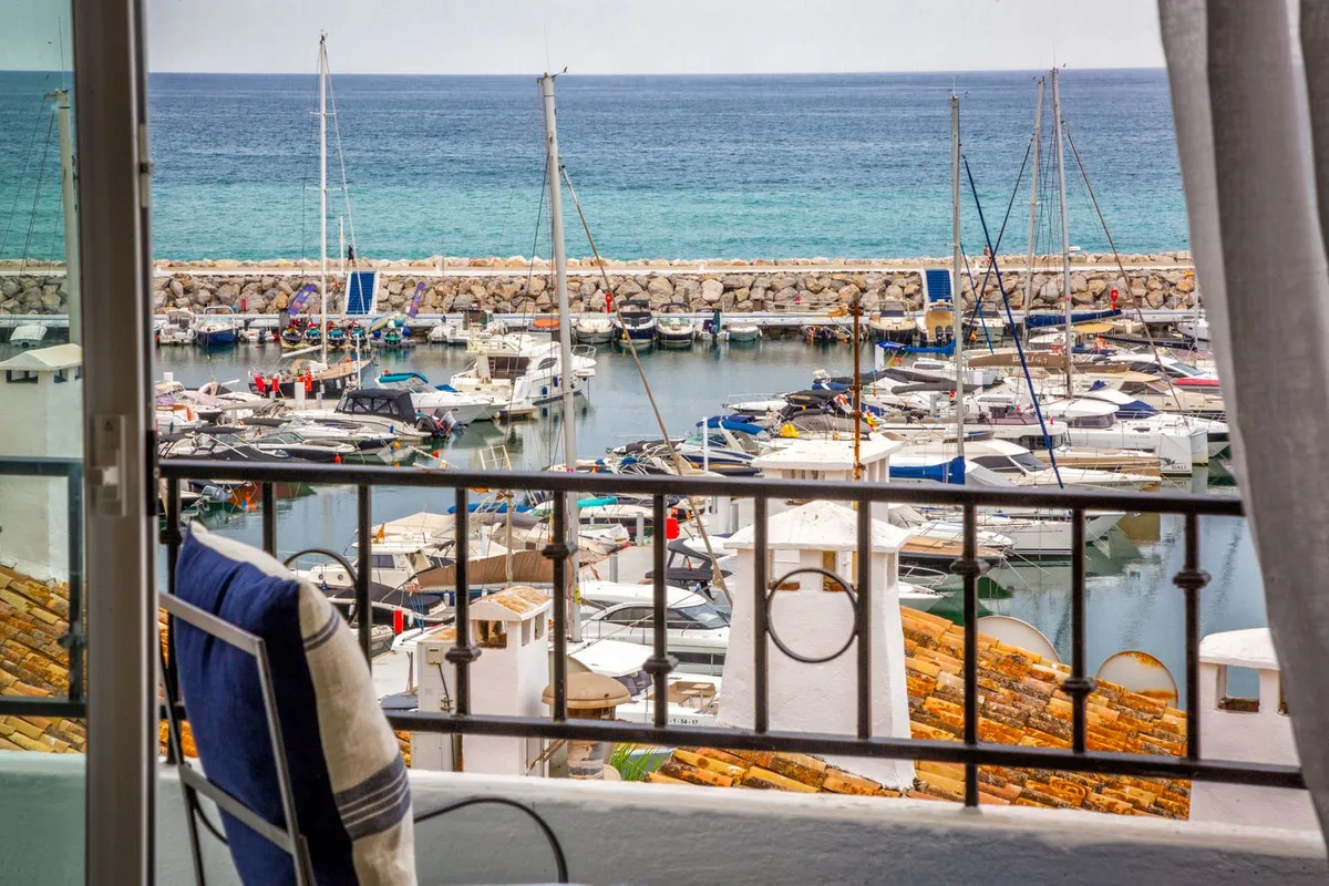 8f11c55c-e9b5-4c4e-9d21-e9eeaa904603