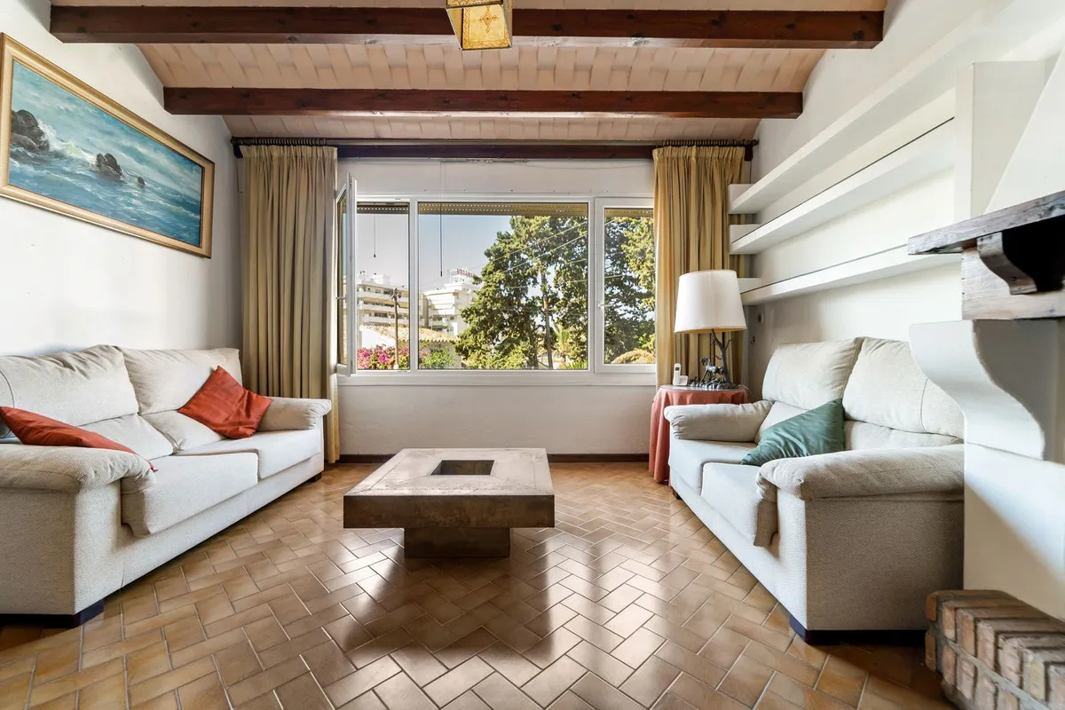 2b4f113e-88a6-4c32-83c5-ed527a4eaffe