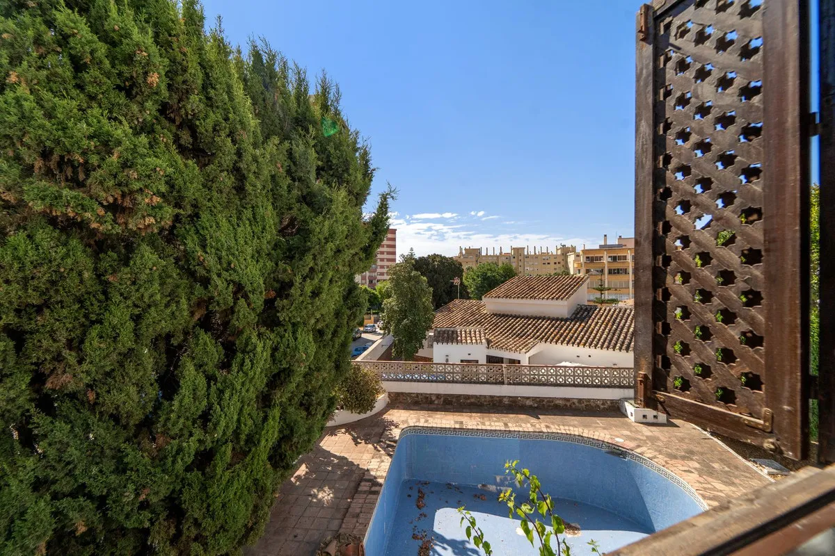 4aab9b73-736b-42b3-b8b5-2e4f081e2de6