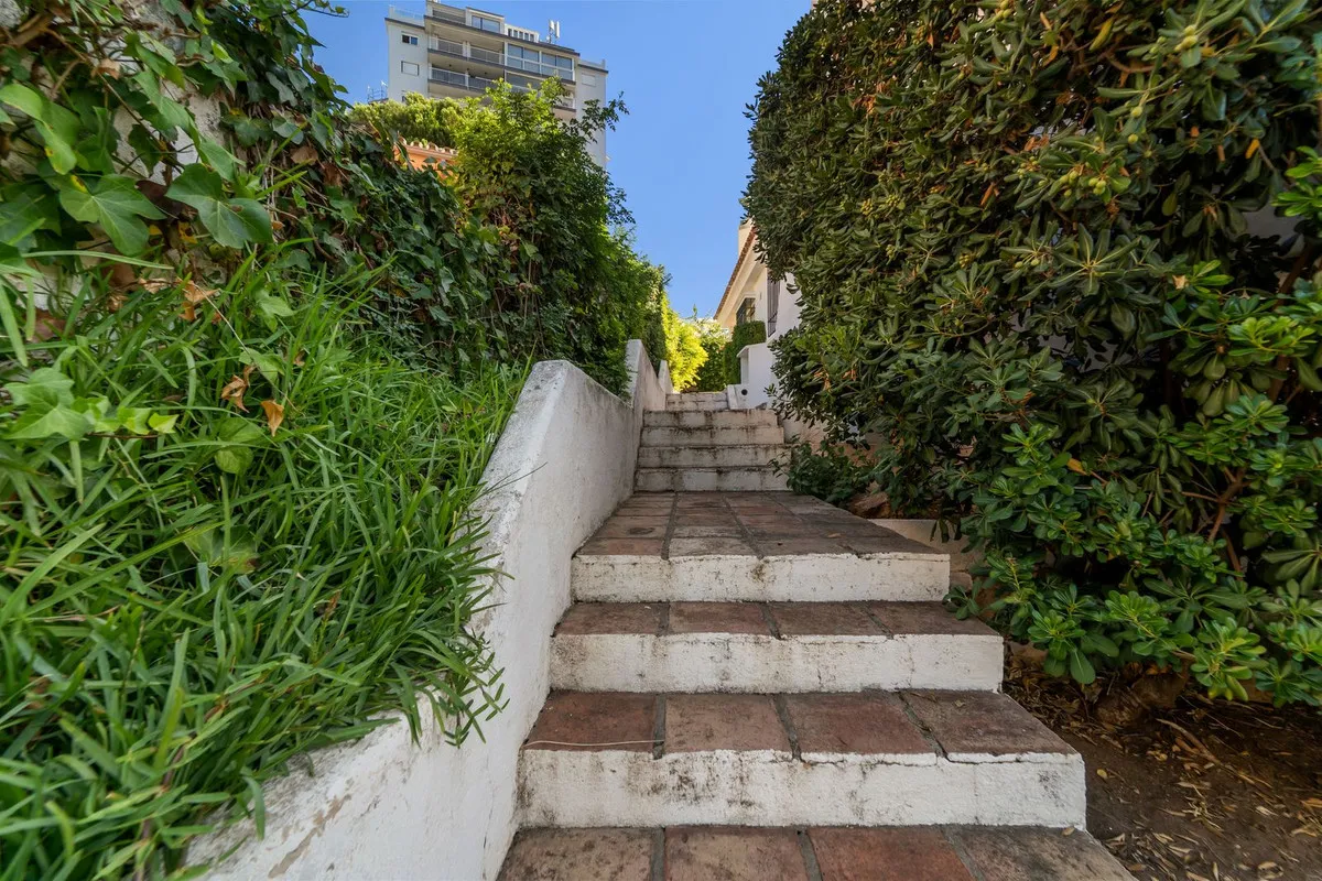 7ae4b383-ed59-46c2-8624-3ef541be75bf