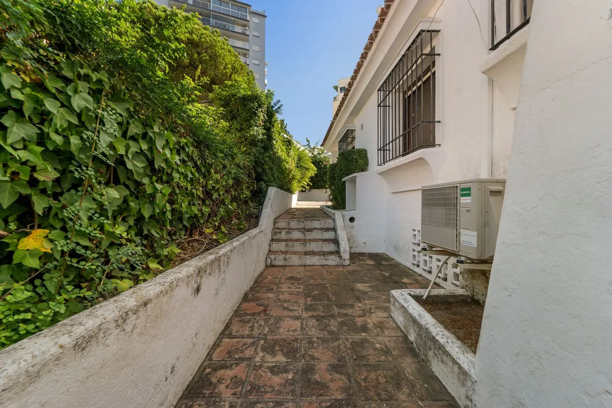 a4913b3d-556c-4226-90c8-7acf0f5ad9cb