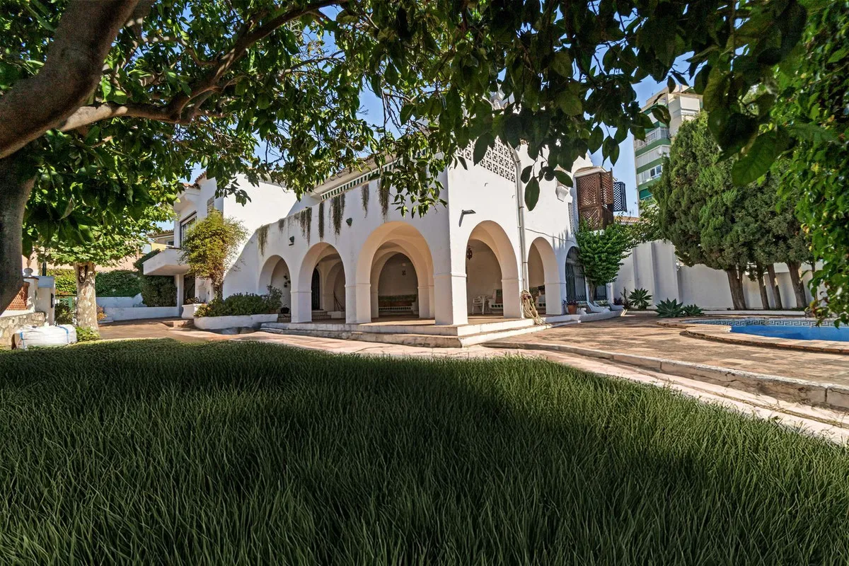 ef431cb9-3100-4a07-a546-79bd5c507d6b