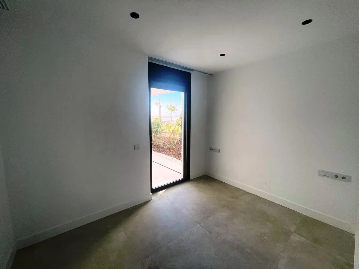 953d733a-0f94-4bc9-bc9d-32012a52649f