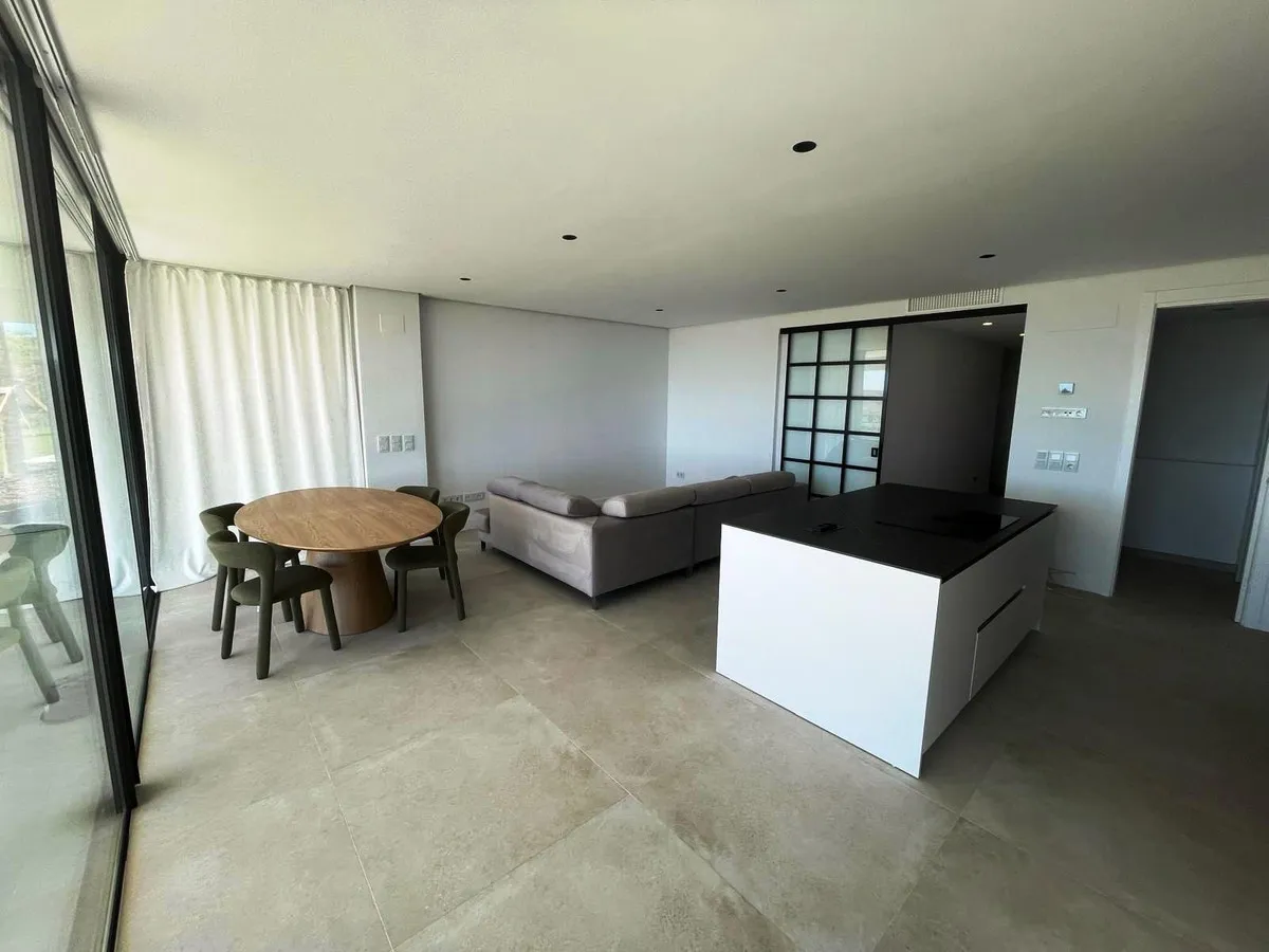 cde967a2-8dd5-497a-b17c-8593791707bf