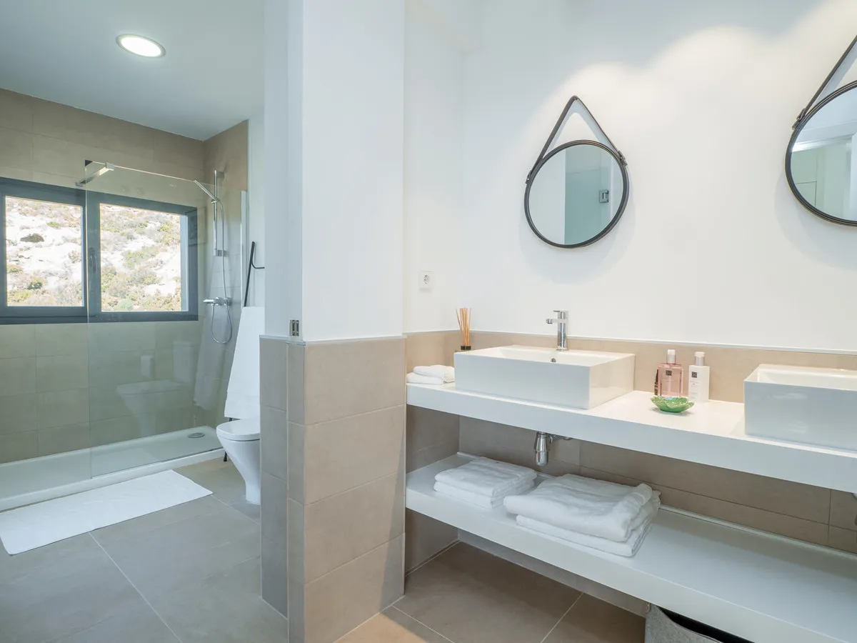 25445091-e498-47e5-abde-e8a054c87703