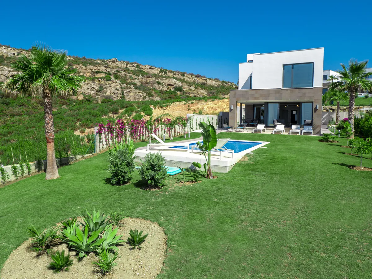 33a5aab3-6185-4fd9-bcb4-cecef825b3eb