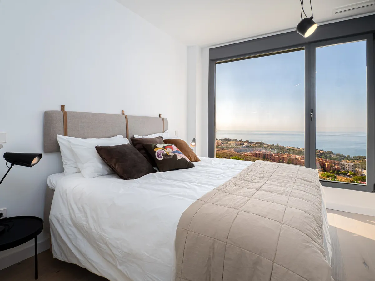 39b83ac6-45d1-4bc9-ad33-8f55b68d9da4