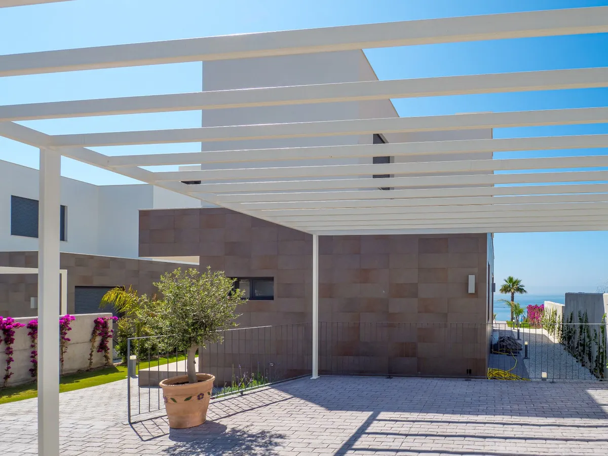 afb0064a-dd1b-4eec-b4ab-e64ee8d5e964