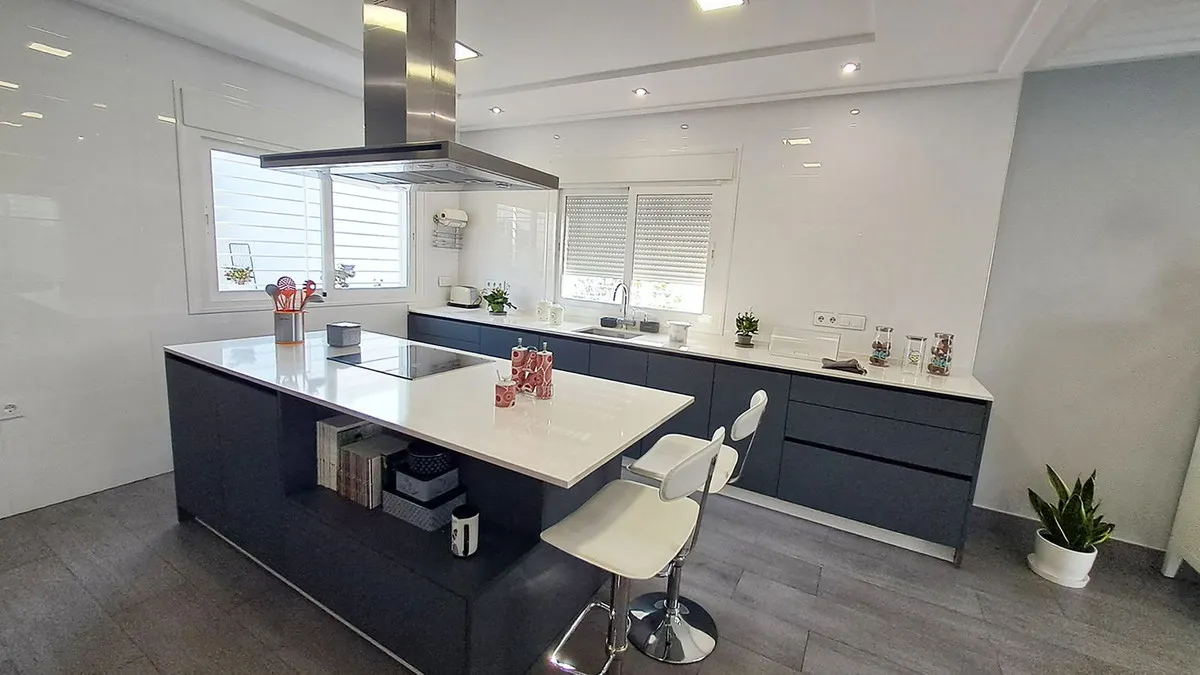 f163b9c8-5a09-4cdb-a423-1543c51fb8fe