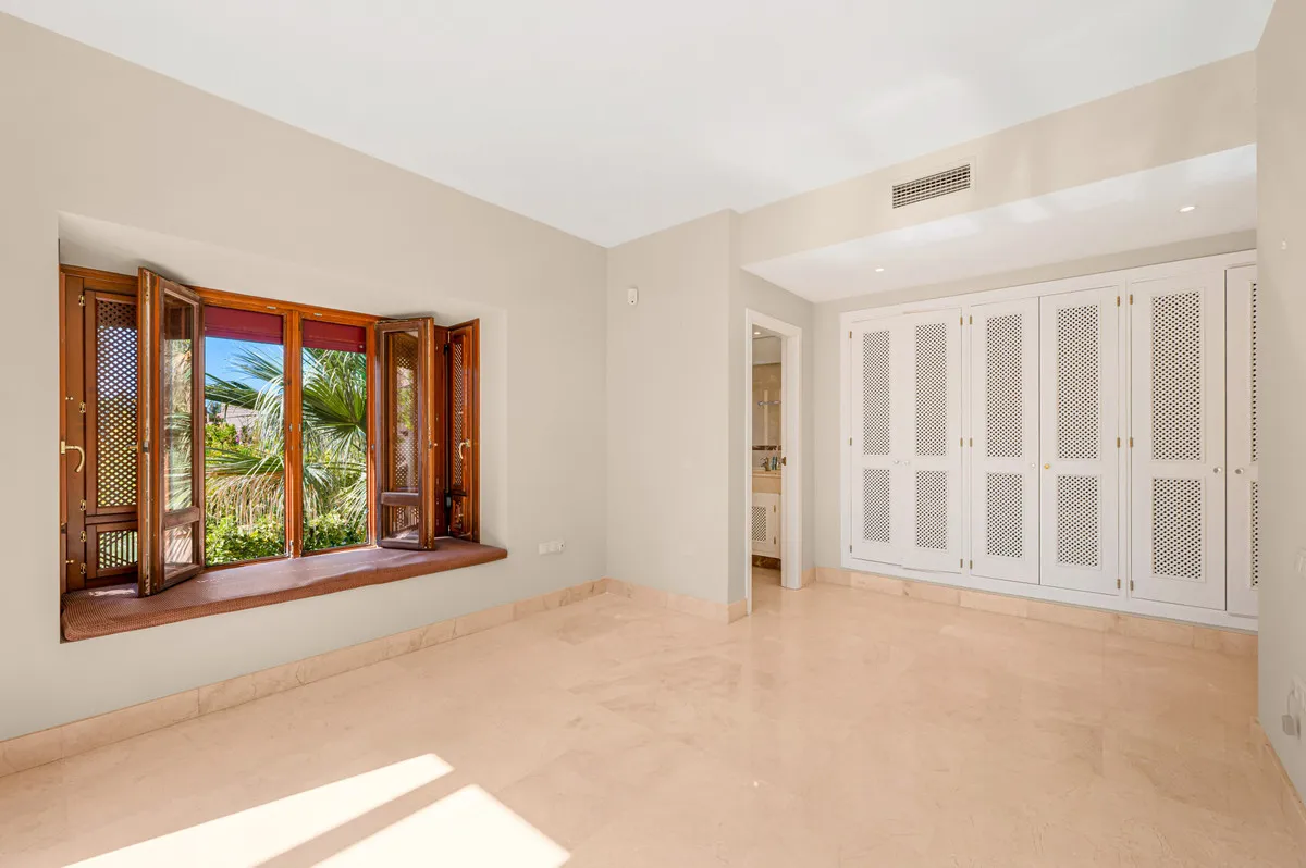 4a229103-90e1-465c-87fe-9ef7acd0d899