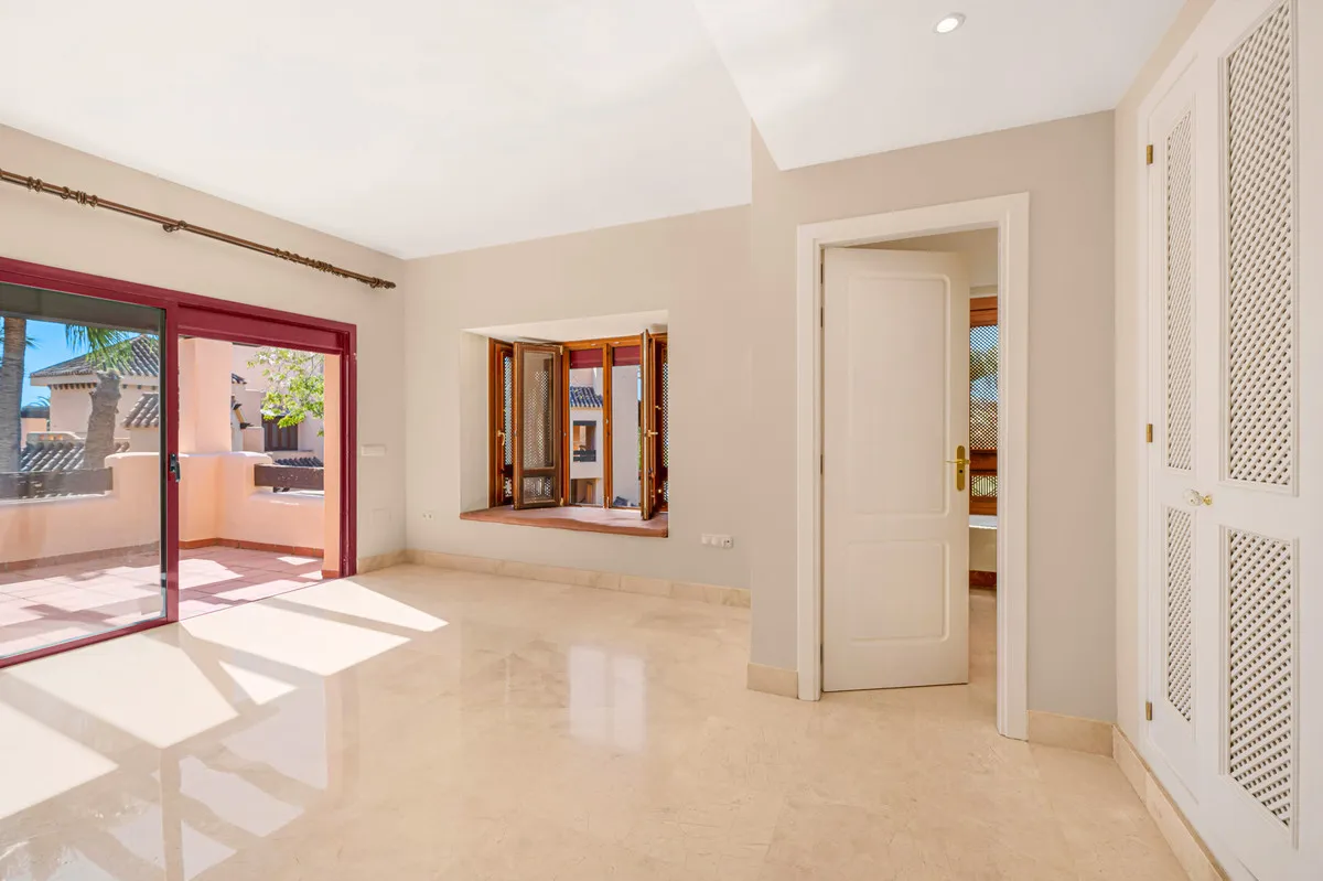 90189833-cbfb-4d93-a33a-ae3b6a4d07b2