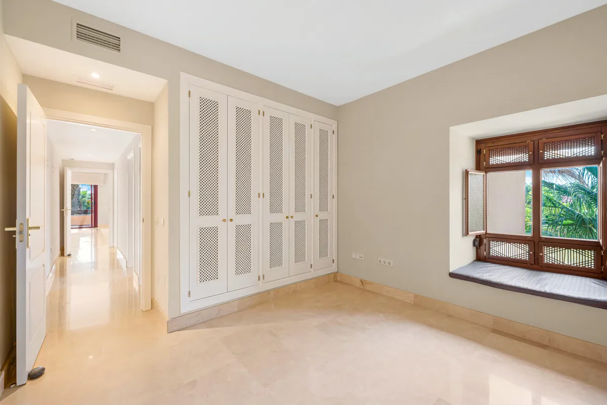 de9153b6-d320-44ea-ae2d-2073ac418214