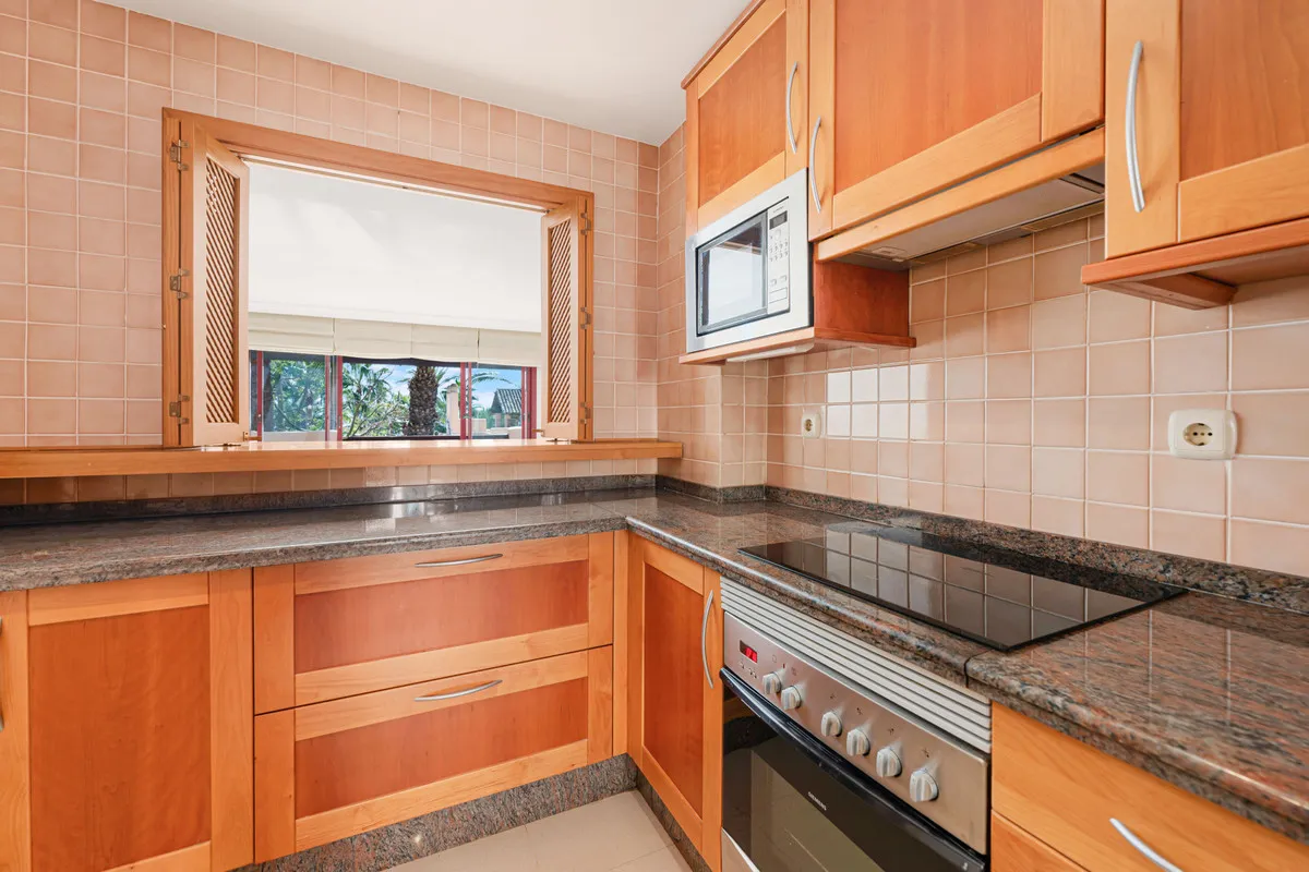 fb578e55-cef1-4ff6-bf37-d619456fa2d0