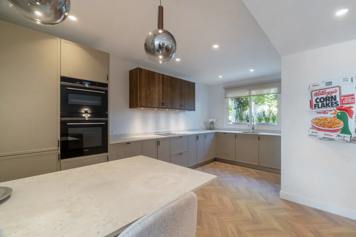 ea6e7482-1d2d-4d16-a65d-9a6d3fef1fe7