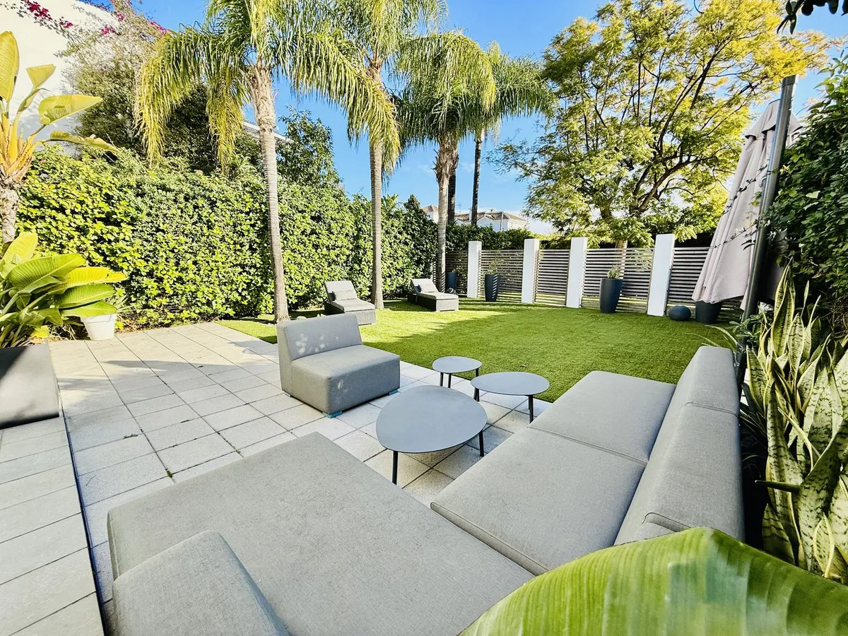 e438595e-c0d6-4293-b988-cc45e407ca23