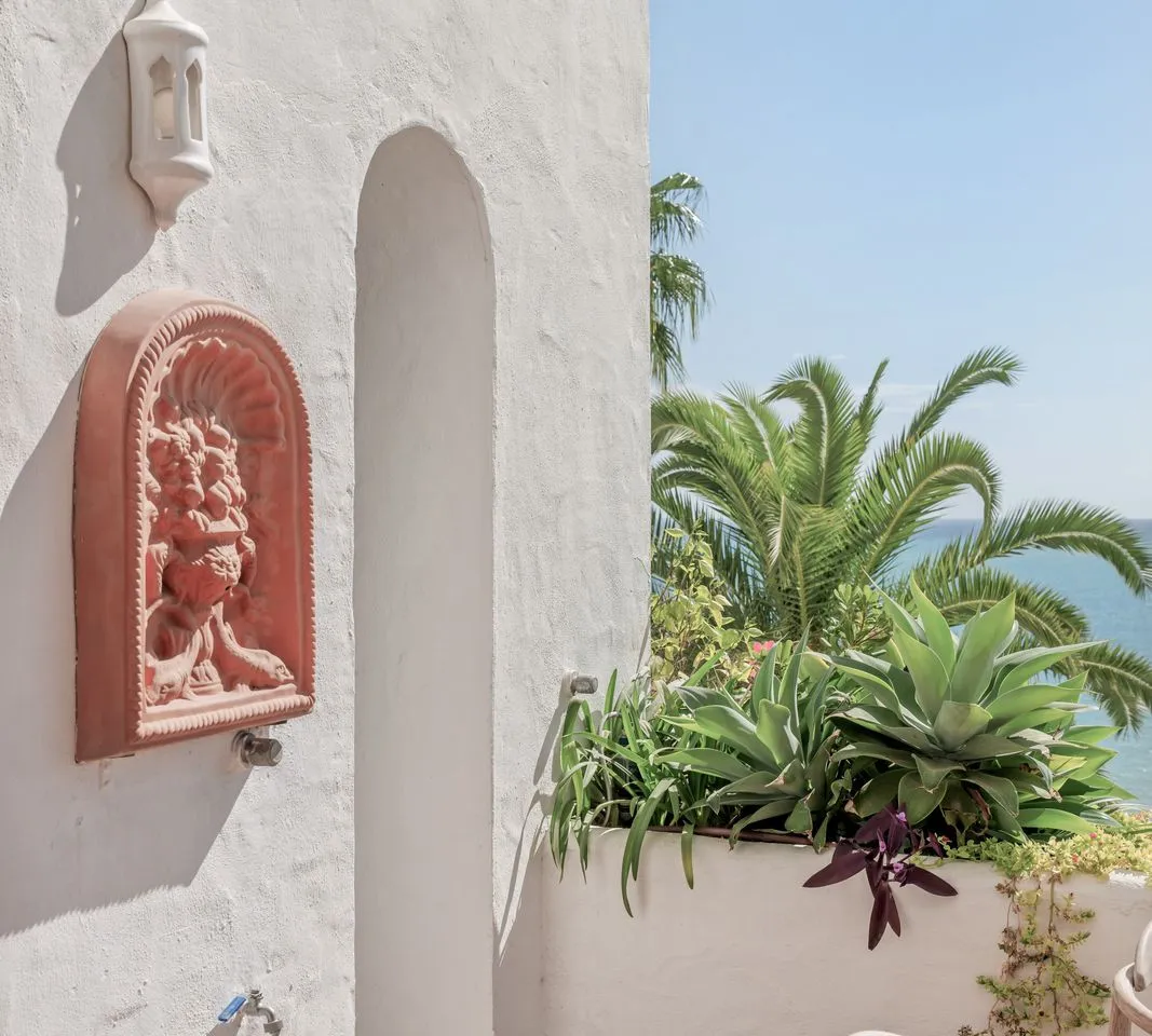 438ed887-5583-4238-8d98-a9ffc773923e