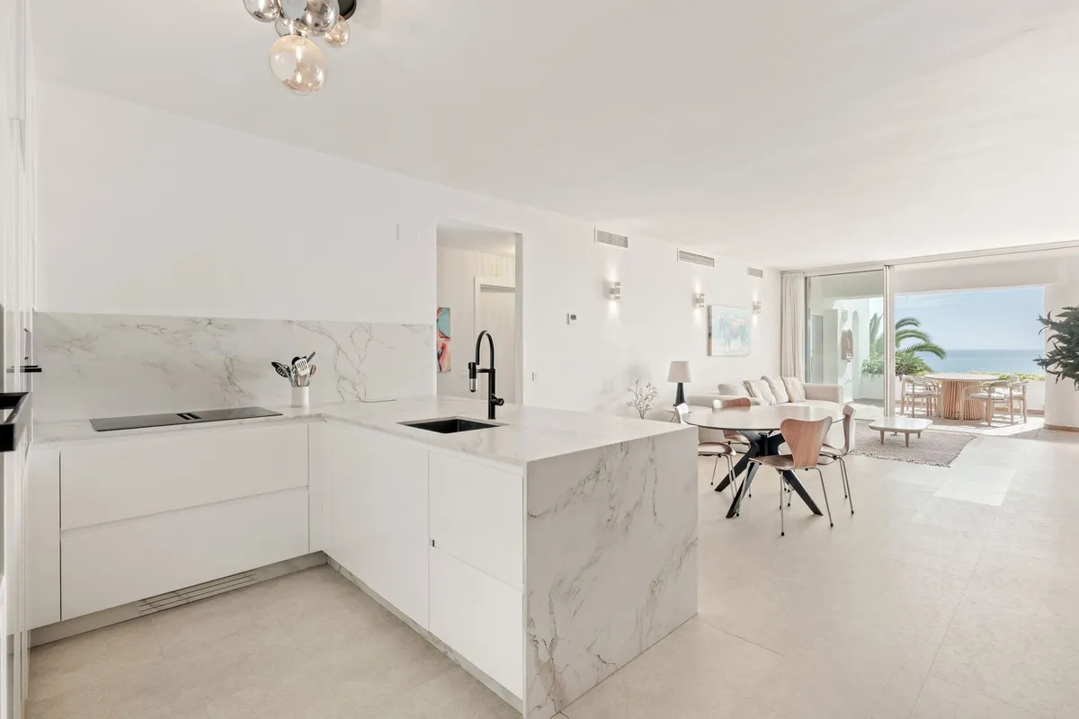 cb4b0911-45c7-4e1e-b2b3-3acf60443946